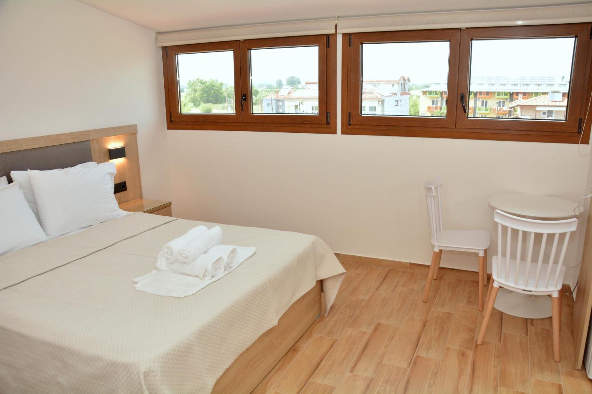 Denis Studios And Apartments Paralia Katerinis Phòng bức ảnh